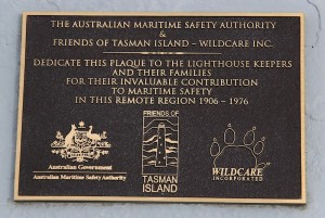 Plaque Tasman island Lighthouse April 2015